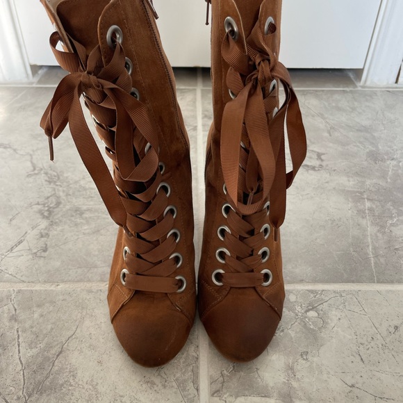 Super cute high heeled boots! Only worn a few times. - Picture 4 of 4